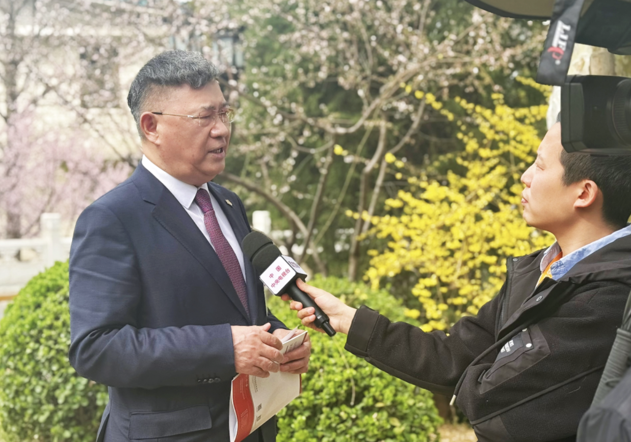 谈球吧集团张玉良出席中国发展高层论坛2025年年会系列活动：提振消费，扩大内需，全面释放发展动能，进一步推动中国经济回升向好